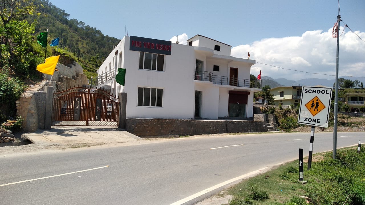 Hotel Pine View Resort